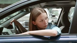 Cách lùi xe ô tô chuẩn nhất và những “quy tắc vàng” bắt buộc phải nhớ